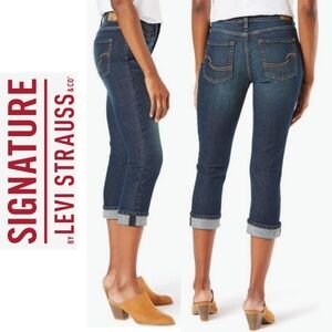 Levi Strauss & Co. Slim Fit Capris | Size: 6